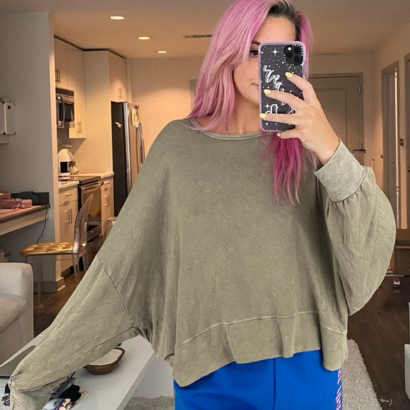 Tops - Women’s knit sweater